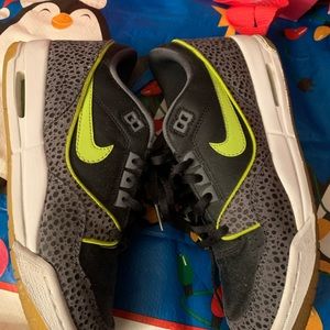 Nike Air Assault Low 5.5y no box